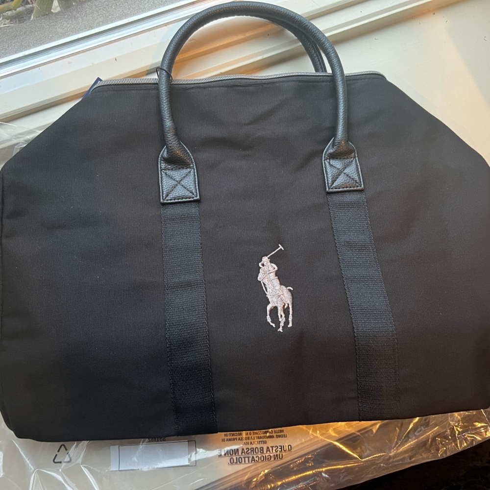 Ralph Lauren Holiday Weekender Duffle Bag w/ Pocket and Shoulder Strap NEW - Picture 2 of 11